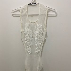 WHITE MESH BODYSUIT W/FLORAL